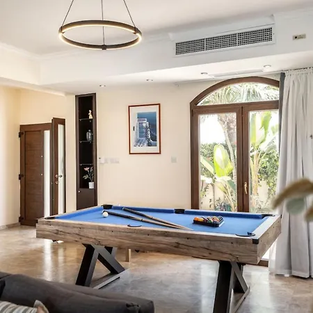 Sunnyvillas: 4br Seafront Villa*private Pool*bw44 Villa Protaras